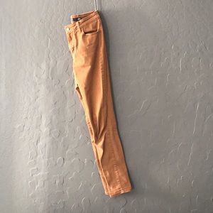 High-Rise Camel Levi’s
